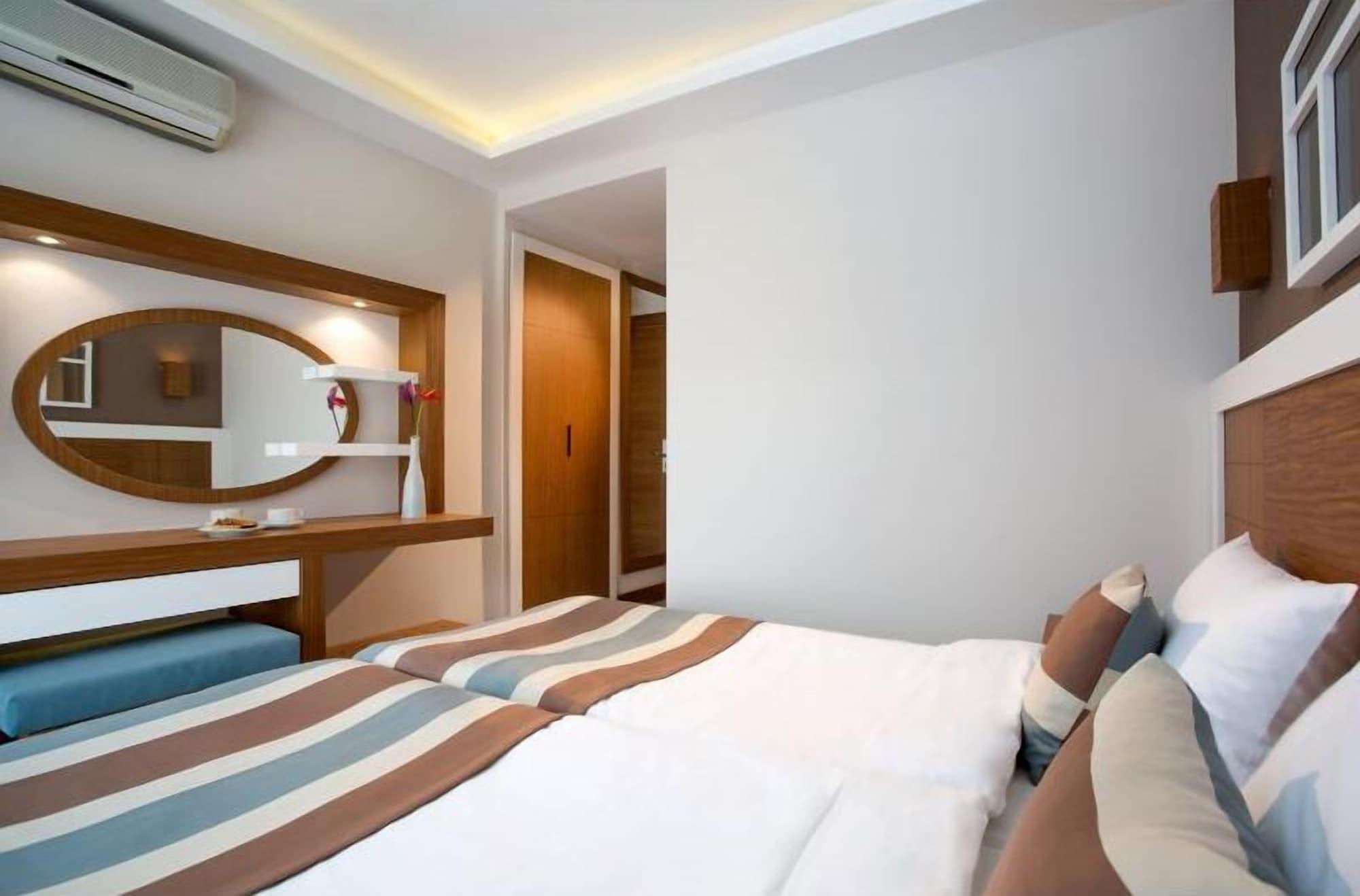 Lavia Hotels 凯梅尔 外观 照片